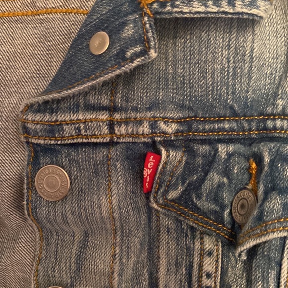 Levi’s jacket - Picture 2 of 3
